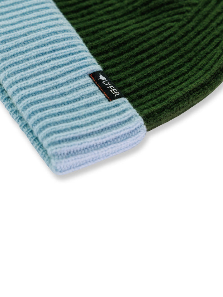 Close-up of chunky ribbed knit texture in Super Geelong Merino Wool